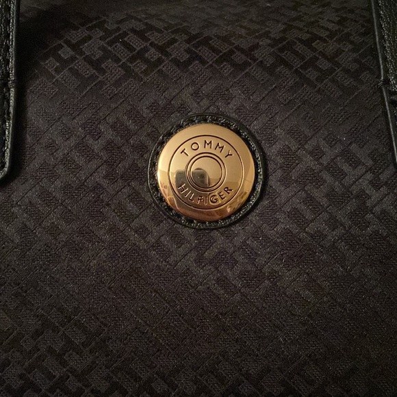 Brand New Tommy Hilfiger bag! - Picture 2 of 4